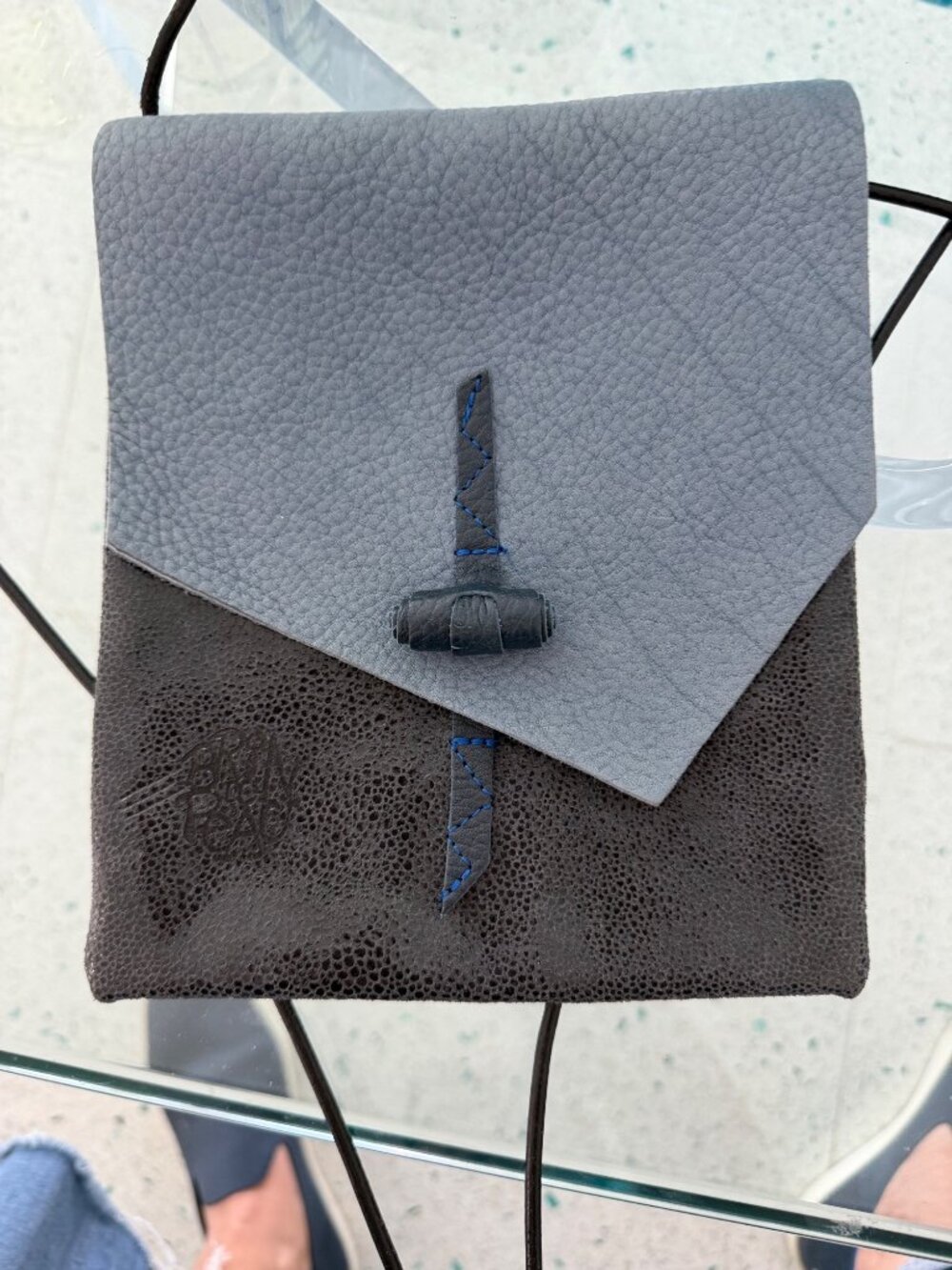 Handcrafted Two Toned Stingray Leather Artisanal Crossbody Bag Blue Casual - Picture 7 of 13